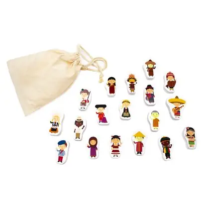 Figuras de madera niños y niñas del mundo