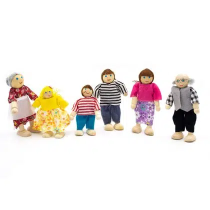 Familia de madera 6 piezas 10 cm