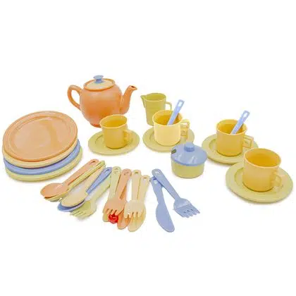 Set de té plástico 34 piezas